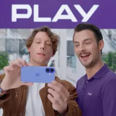 Kto śpiewa w najnowszej reklamie Play? Zobacz gwiazdę za smartfonami