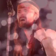 Przeżyj to sam - dowiedz się kto śpiewa ten kultowy protest song